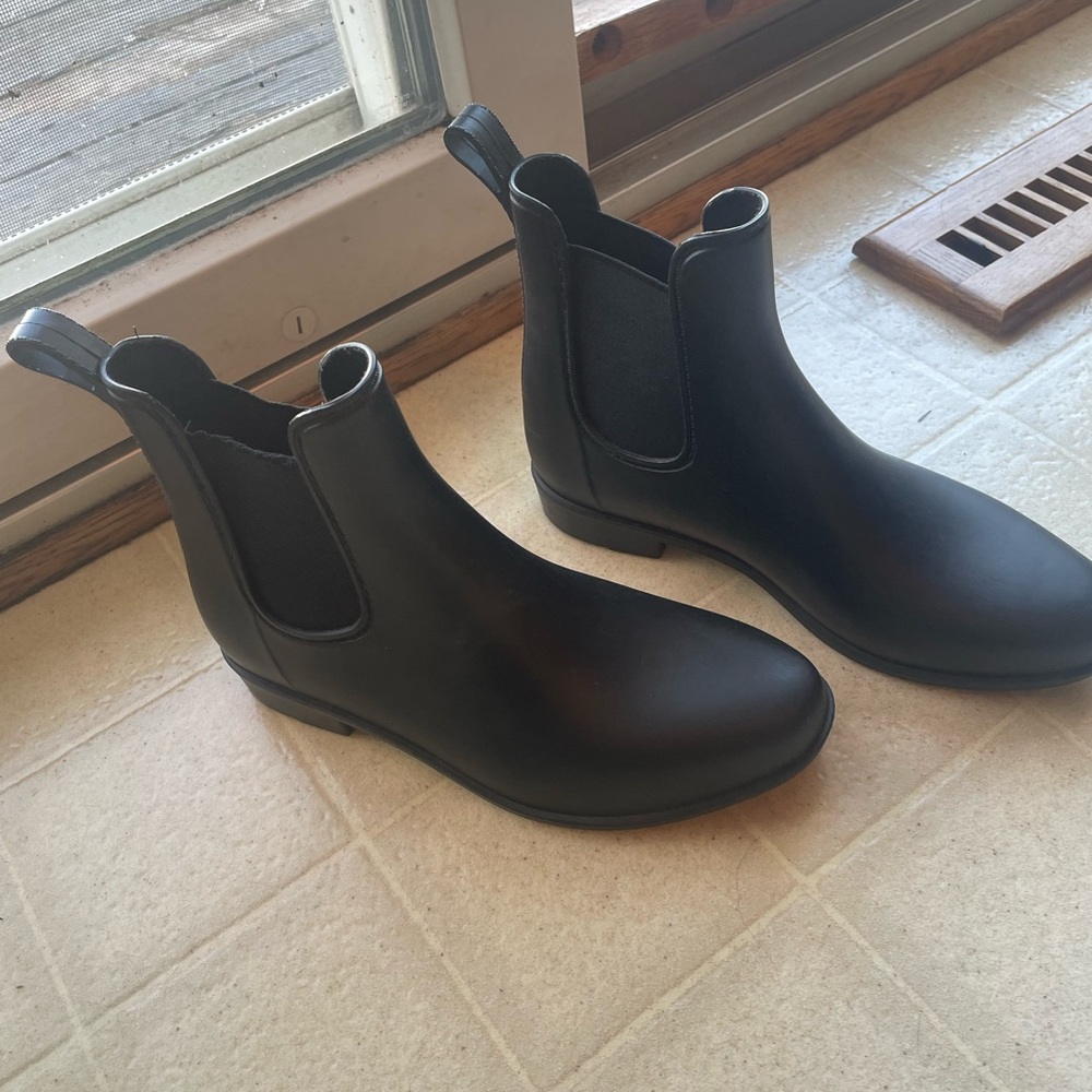 Black boots